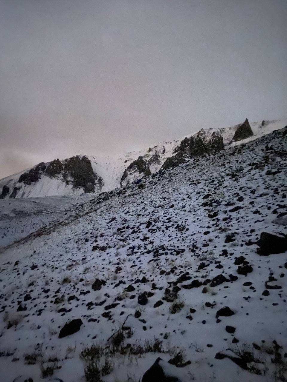 Erciyes Dağı'nda mevsimin ilk karı: Kentte sıcaklık 10 derece düştü 2