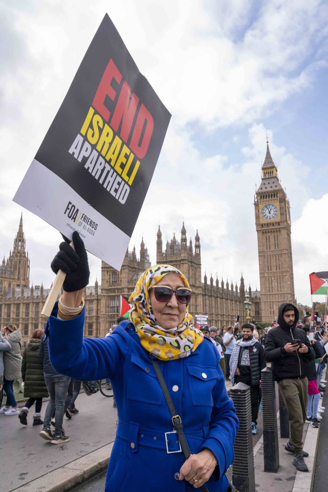 Londra'da on binlerce kişi Filistin'e özgürlük istedi 22