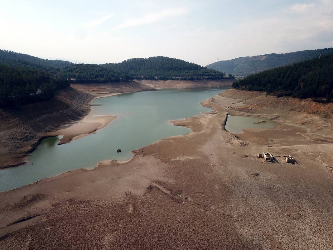 Sulama barajı kurudu: Nedeni, küresel ısınmanın yanı sıra bilinçsiz tüketim 13