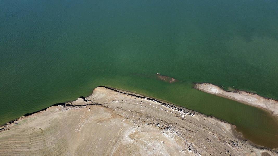 Bayramiç Barajı kritik seviyede: Şebeke suyunda balçık ve balık kokusu var 8