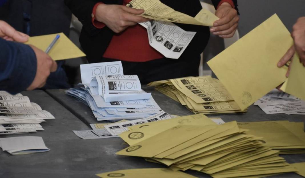 Kurultay ‘değişim’ getirdi: CHP’nin oyu 2 puan arttı 2