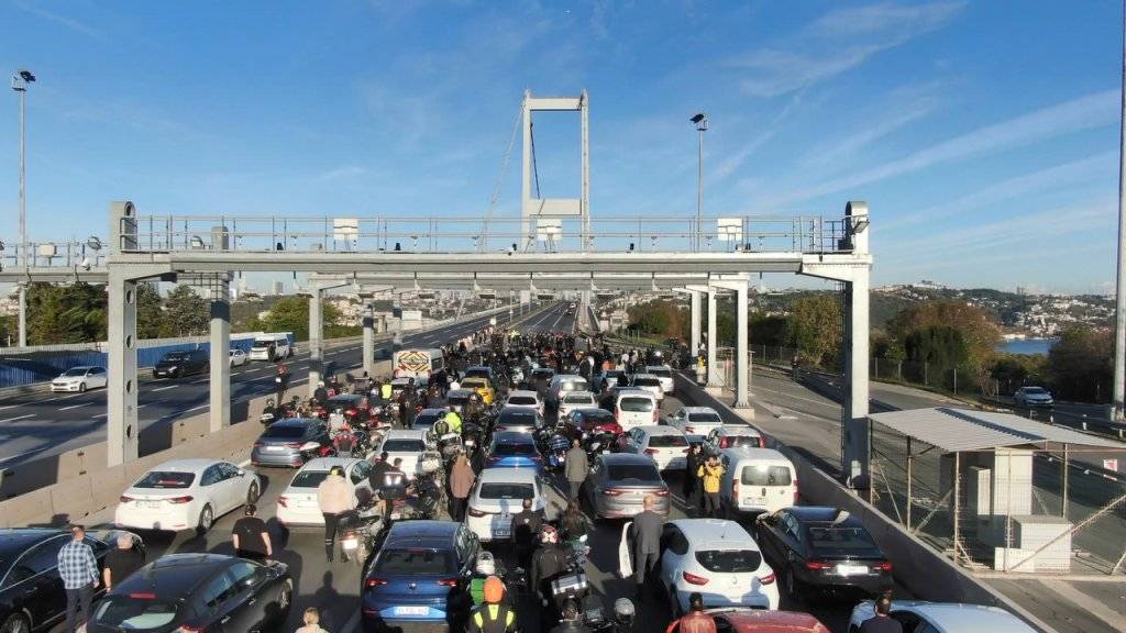Havadan görüntülerle 15 Temmuz Şehitler Köprüsü 10 Kasım anması 7