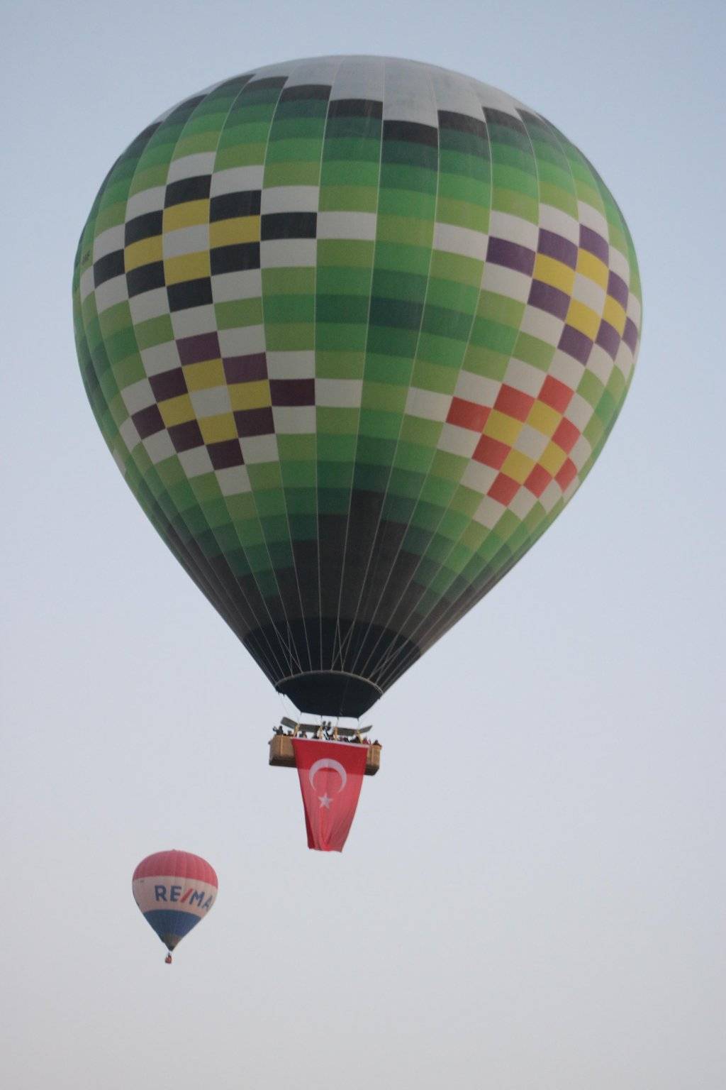 Sıcak hava balonları 10 Kasım'da böyle görüntülendi: Atatürk posterleriyle havalandılar 15