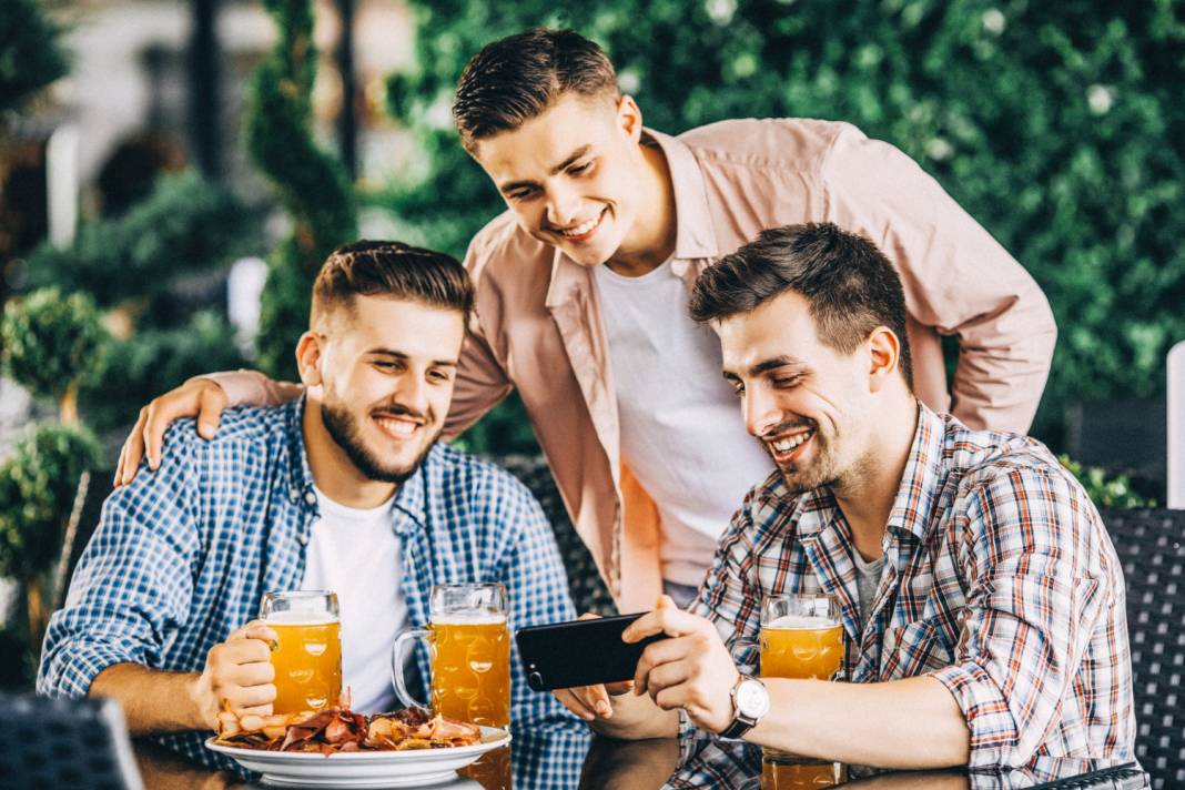 Oxford Üniversitesi araştırması: Erkekler sağlıklı kalmak için haftada iki kez arkadaşlarıyla çıkmalı 3