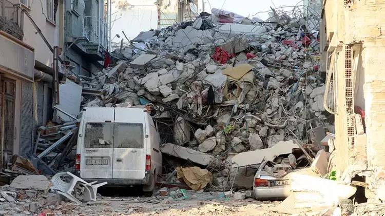 Deprem uzmanı Ercan, en korktuğu 3 bölgeyi açıkladı 4