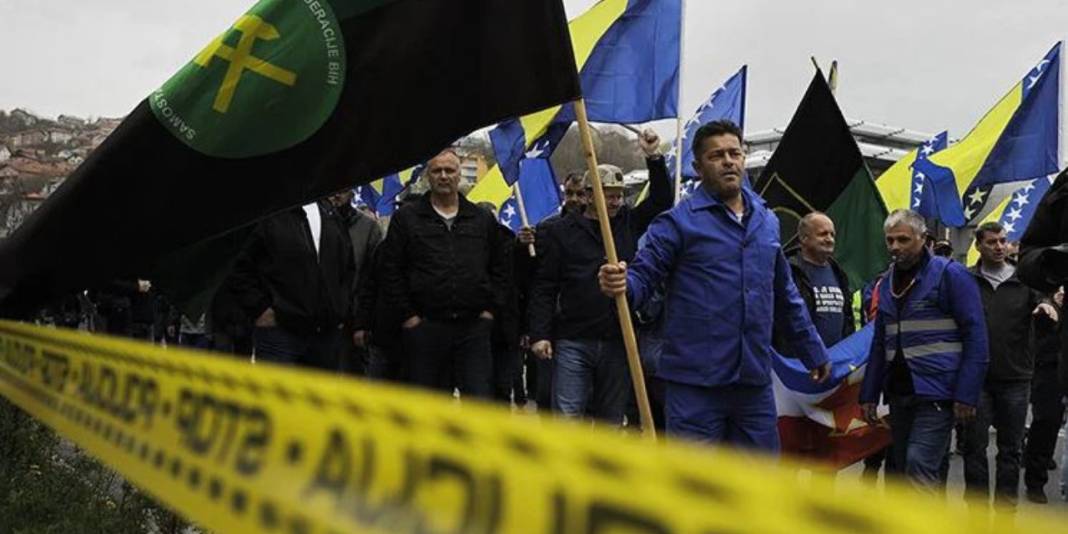 Bosna Hersek'in başkentinde binlerce maden işçisi eylem yaptı 2