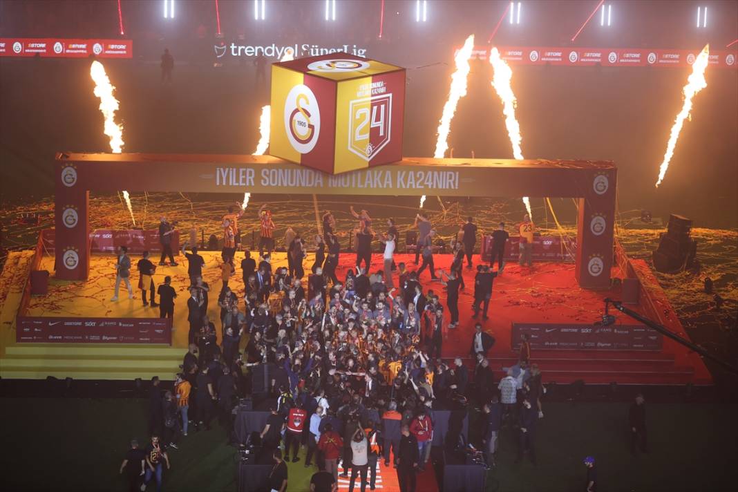 Galatasaray'dan üç kupalı kutlama 9