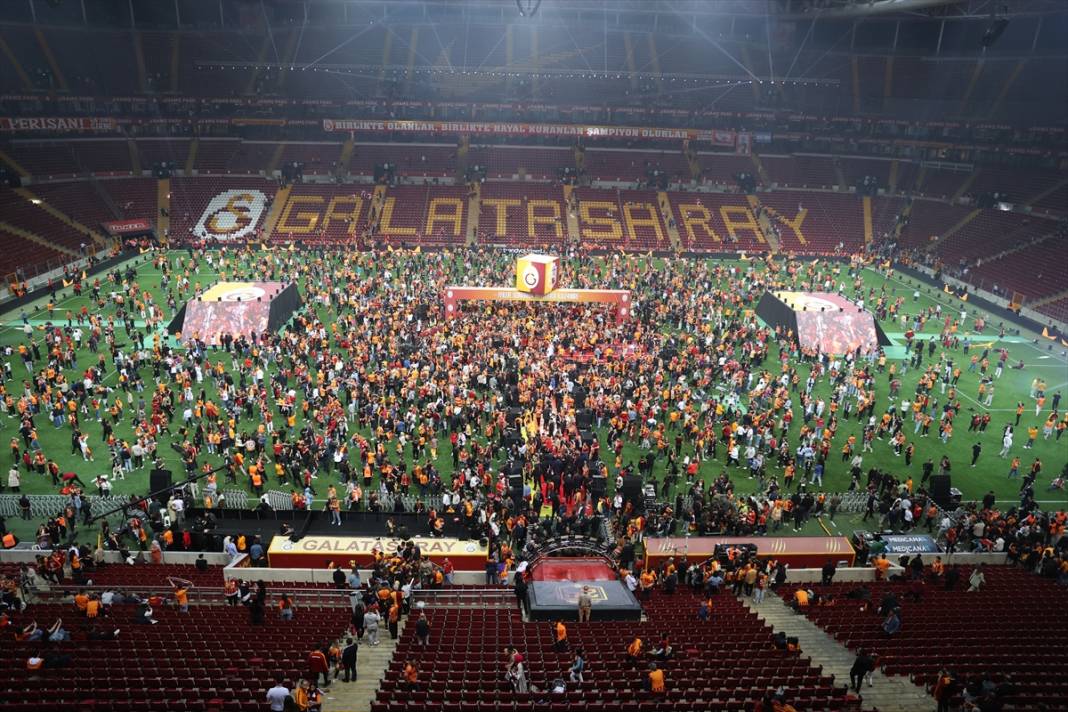 Galatasaray'dan üç kupalı kutlama 1