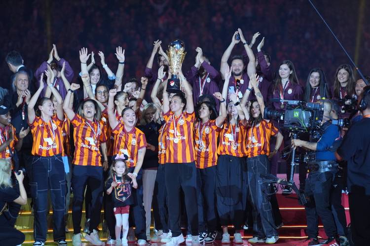 Galatasaray'dan üç kupalı kutlama 3