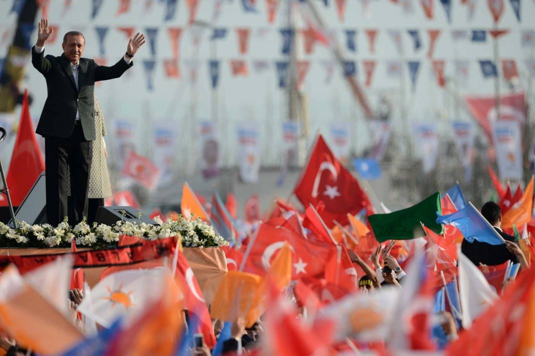 AKP yenilginin nedenlerini araştırıyor | Parti kurmayları: Oy kayması durmadı, mevcut durumda CHP birinci parti 3