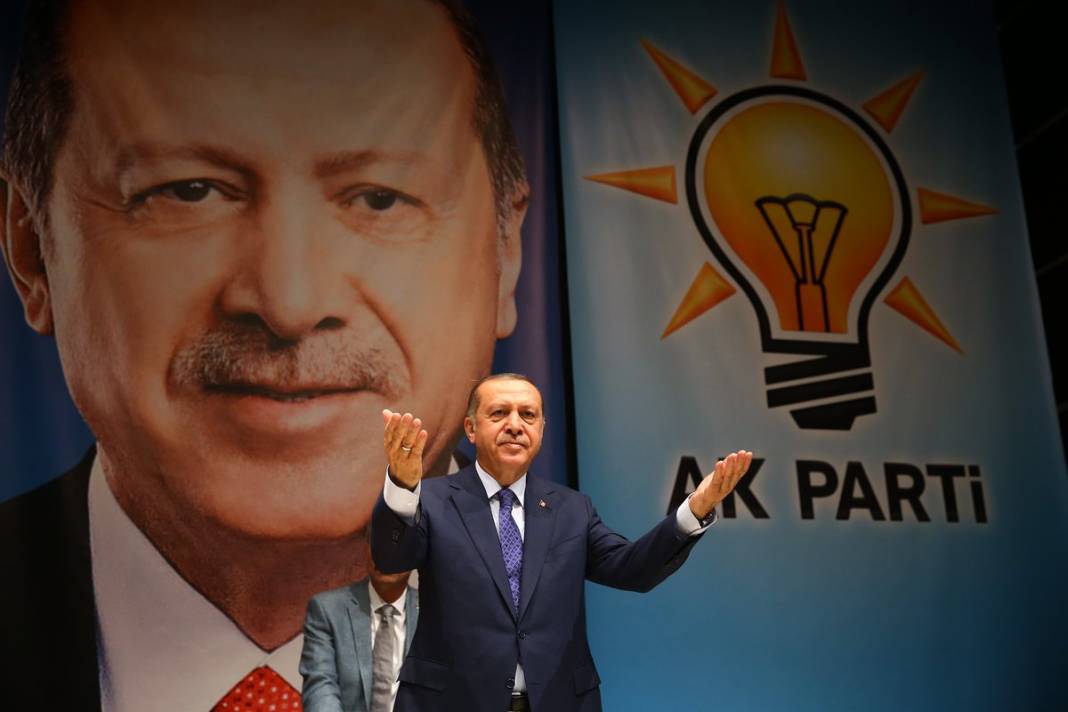 AKP yenilginin nedenlerini araştırıyor | Parti kurmayları: Oy kayması durmadı, mevcut durumda CHP birinci parti 5