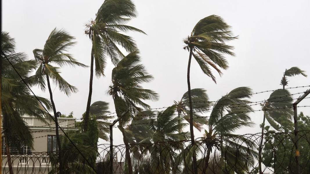 Meteoroloji'den İstanbul dahil 11 kente sağanak yağış uyarısı 3