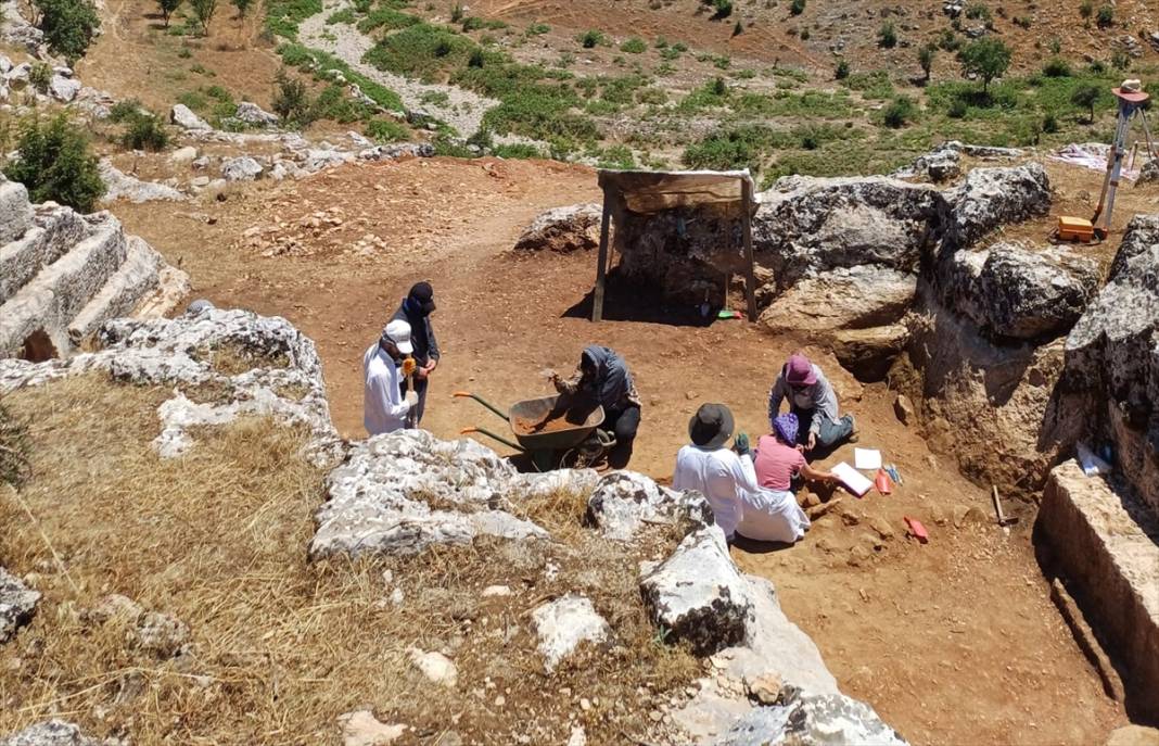 Diyarbakır'da arkeolojik kazı: 6 çocuğun daha mezarı bulundu 2