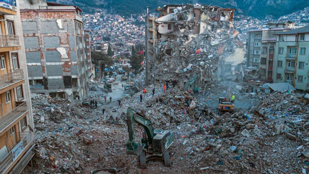 Ünlü dergiden deprem analizi: Türkiye dahil 6 ülke tehlikede 4