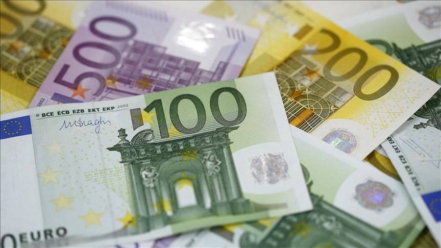 Dolar rekor tazeledi, euro yükseliş eğiliminde 3