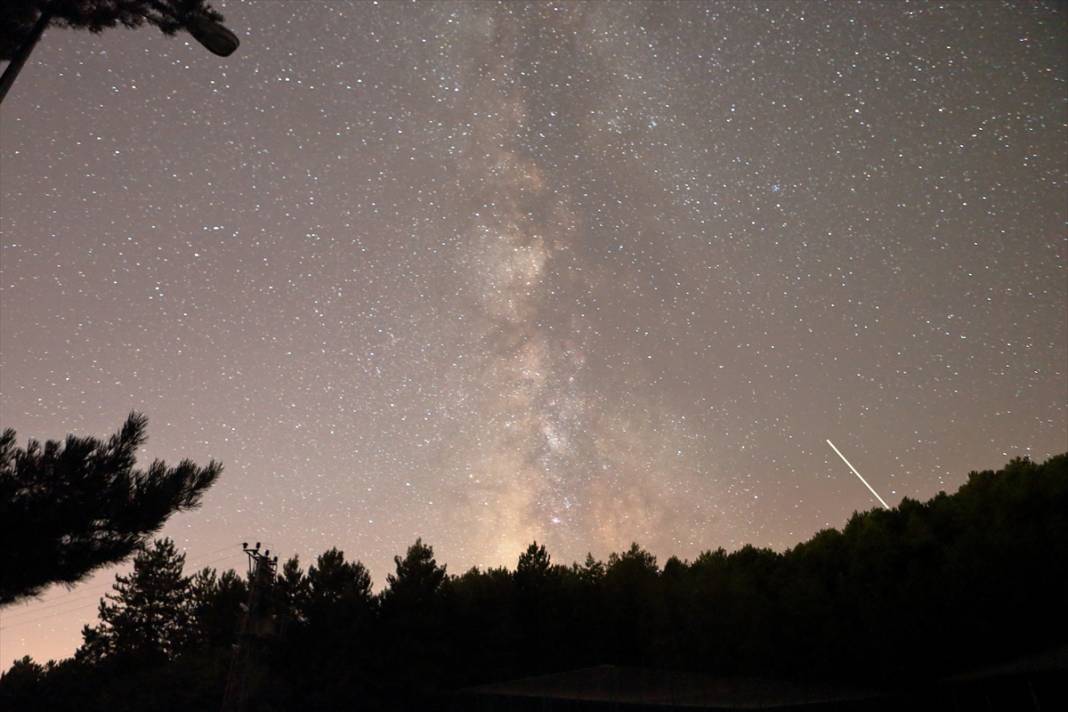 Fotoğraflarla Türkiye ve Dünya'da 'Perseid meteor yağmuru' 4