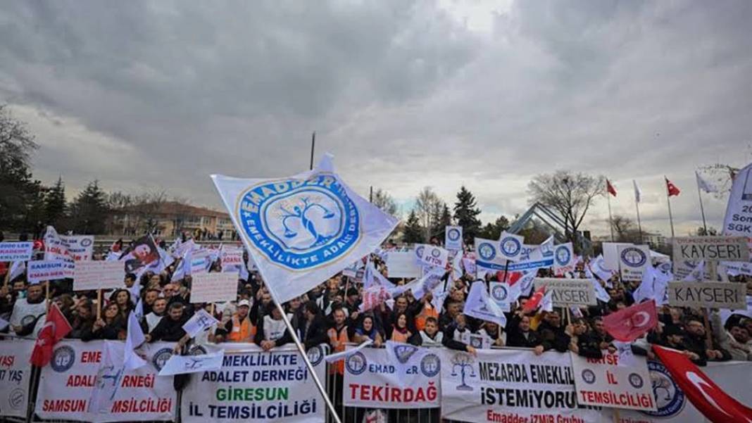 SGK Uzmanı Özgür Erdursun: Kademeli emeklik sistemi yasası çıkacak 4