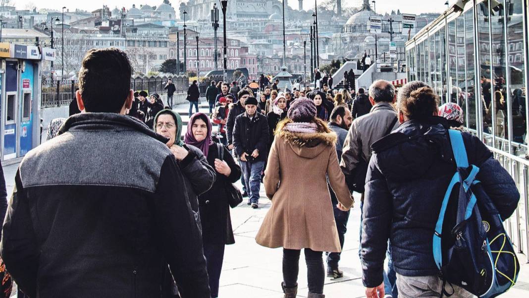 Araştırma: Vatandaşın güvenmediği kurumlar belli oldu 1