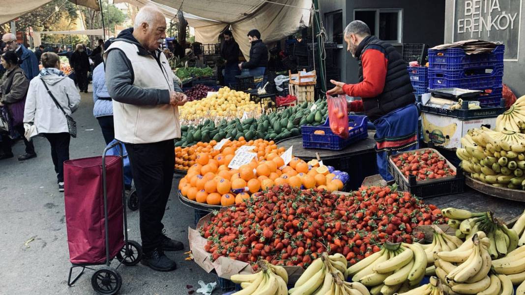 Ekonomik kriz toplumu sarıyor: 'Beyaz yakalılar da geriye gidiş yaşıyor' 1