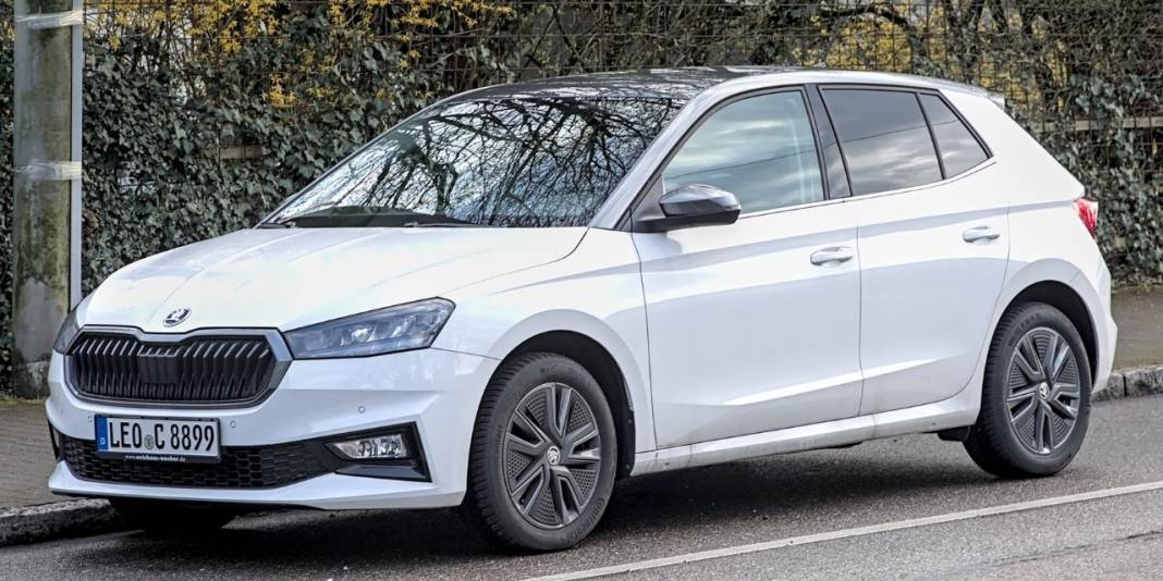 Benzin sürekli zamlanırken: İşte yakıt cimrisi arabalar 1