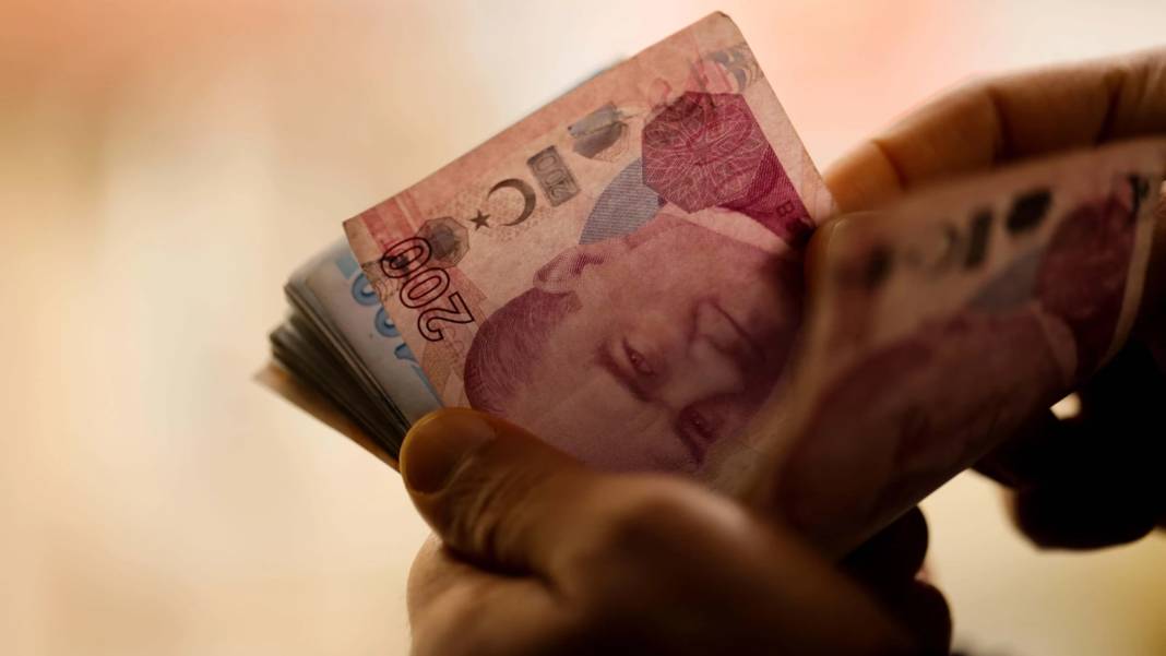 Para parayı çekiyor: Faizden aylık 70 bin TL kazanmak için bankaya ne kadar yatırmak gerekiyor? 6