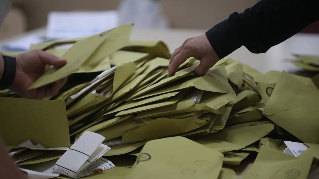 Yöneylem Araştırması: CHP ile AKP arasındaki fark büyüyor 6