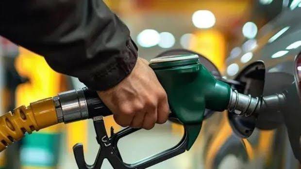 Benzine zam geldi: Sıra motorinde 4