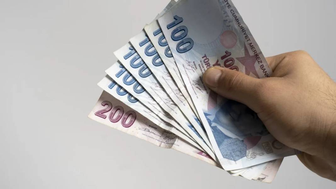 Bankaların faiz yarışı sürüyor: 1 milyon TL'nin aylık faiz getirisi asgari ücretten fazla 7