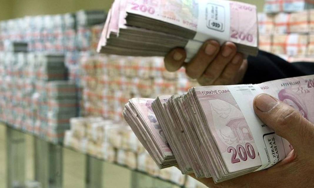 Bankaların faiz yarışı sürüyor: 1 milyon TL'nin aylık faiz getirisi asgari ücretten fazla 13