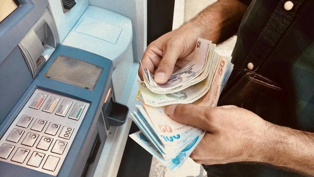 Bankaların faiz yarışı sürüyor: 1 milyon TL'nin aylık faiz getirisi asgari ücretten fazla 6