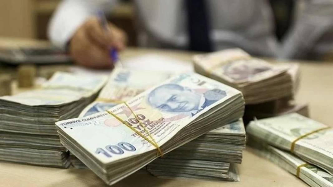 Bankaların faiz yarışı sürüyor: 1 milyon TL'nin aylık faiz getirisi asgari ücretten fazla 15