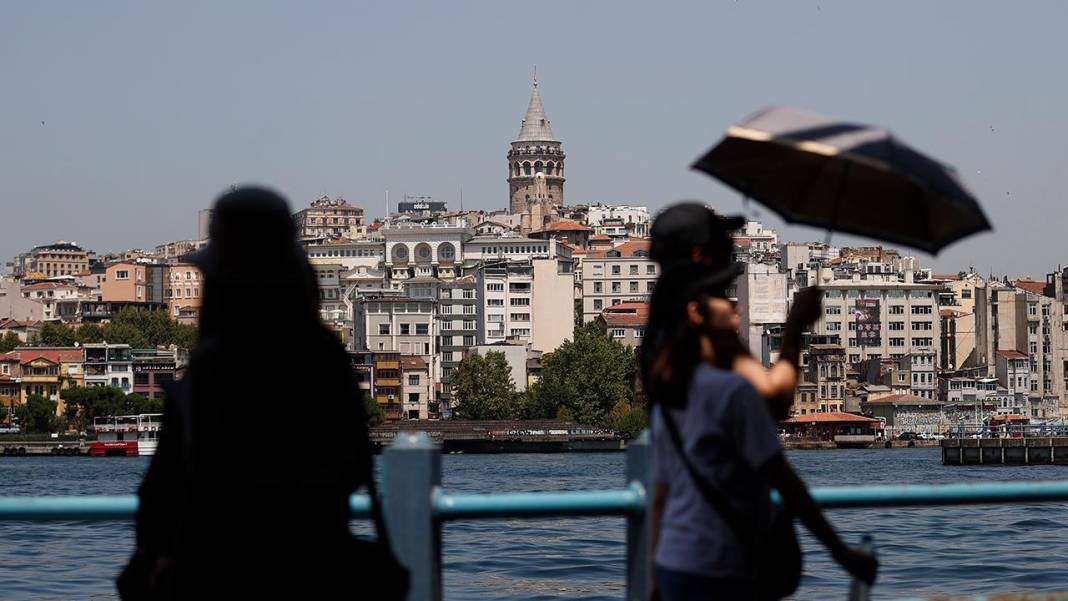 AKOM'dan İstanbullulara sıcak hava uyarısı: Saat verildi, beklenen sıcaklık açıklandı 4