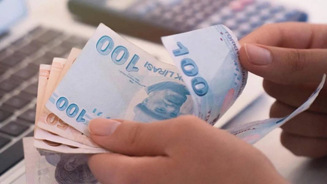 Bankaların faiz yarışı sürüyor: 1 milyon TL'nin aylık faiz getirisi asgari ücretten fazla 11