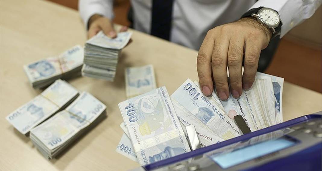 Bankaların faiz yarışı sürüyor: 1 milyon TL'nin aylık faiz getirisi asgari ücretten fazla 1