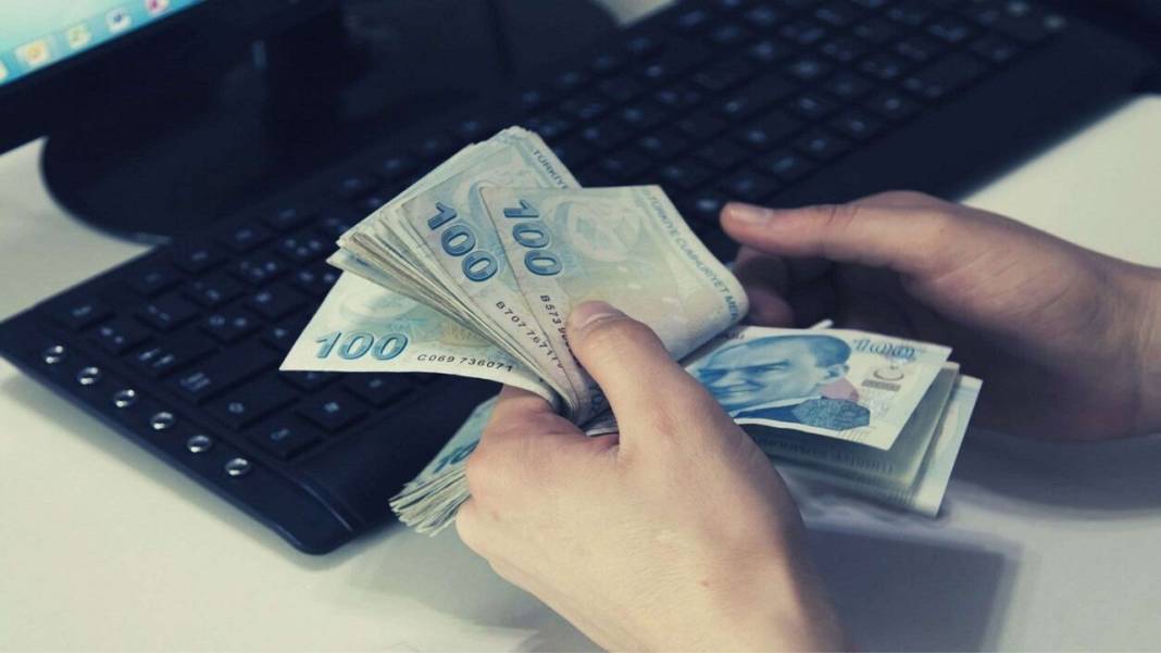 Bankaların faiz yarışı sürüyor: 1 milyon TL'nin aylık faiz getirisi asgari ücretten fazla 5