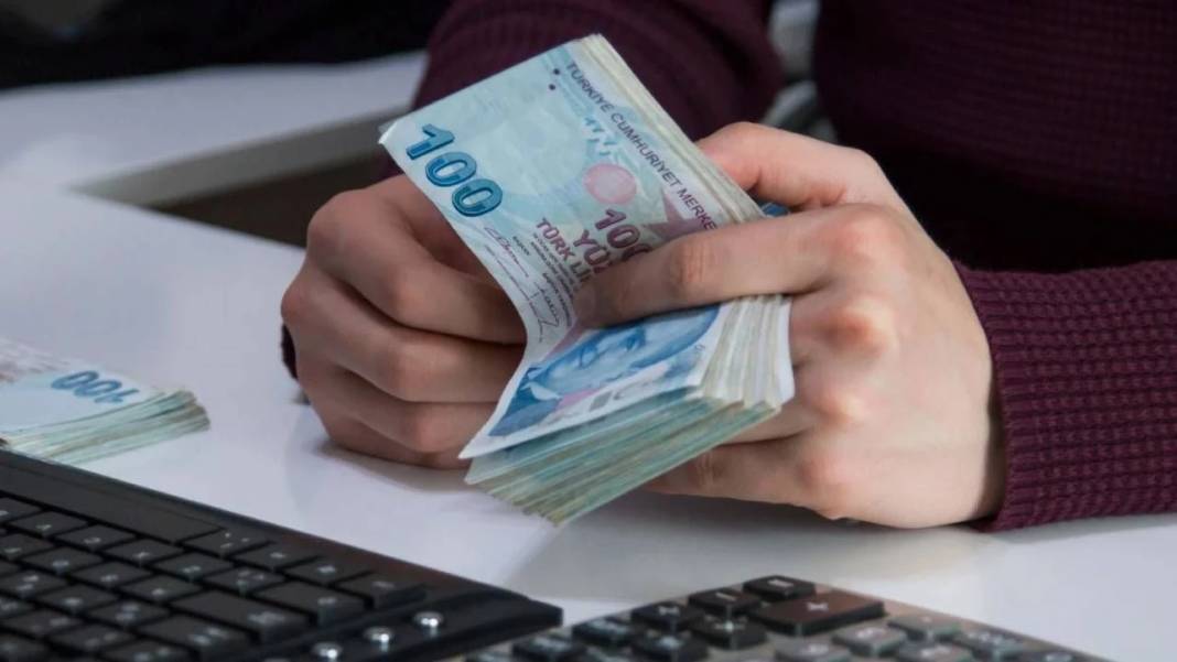 Bankaların faiz yarışı sürüyor: 1 milyon TL'nin aylık faiz getirisi asgari ücretten fazla 10