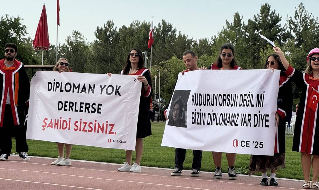 ODTÜ'nün mezuniyet törenine pankartlar damga vurdu 2