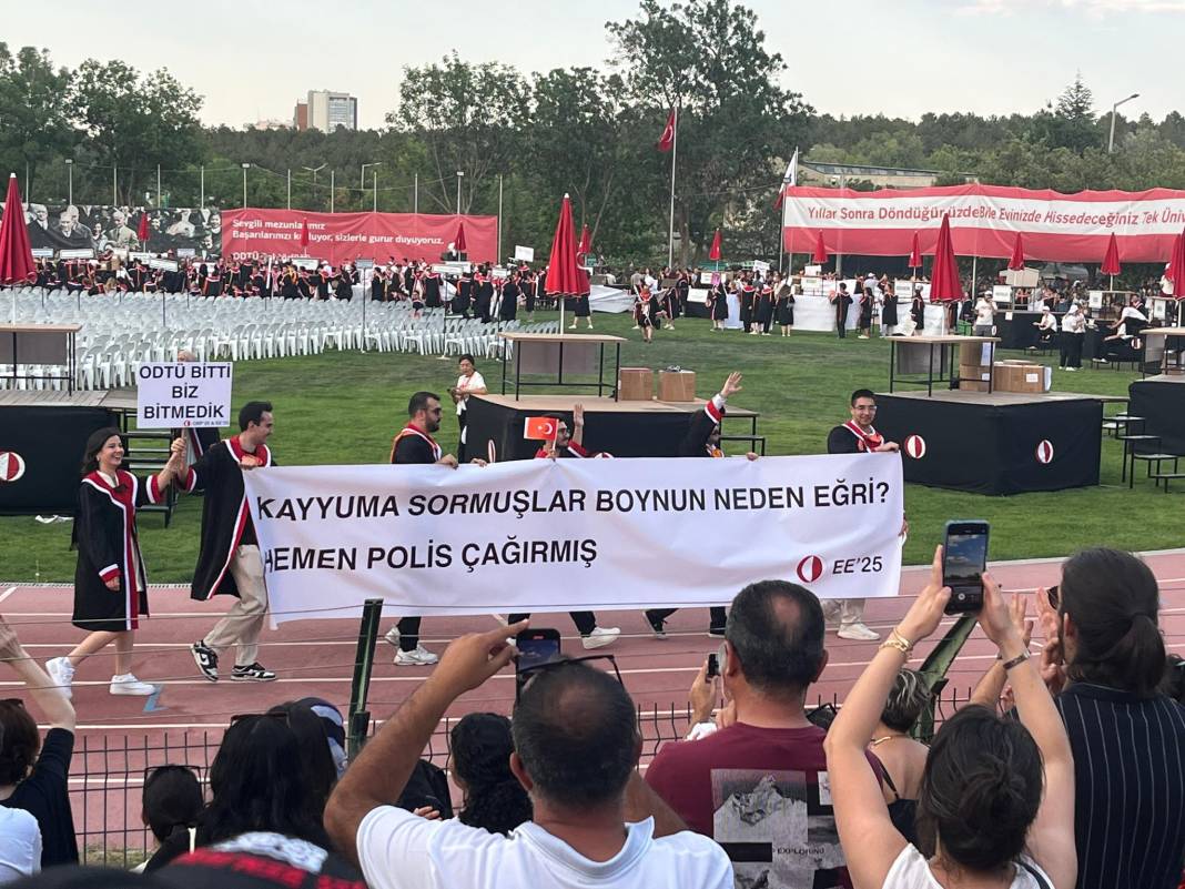ODTÜ'nün mezuniyet törenine pankartlar damga vurdu 5