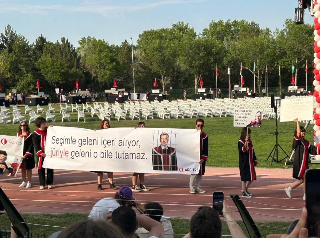 ODTÜ'nün mezuniyet törenine pankartlar damga vurdu 3