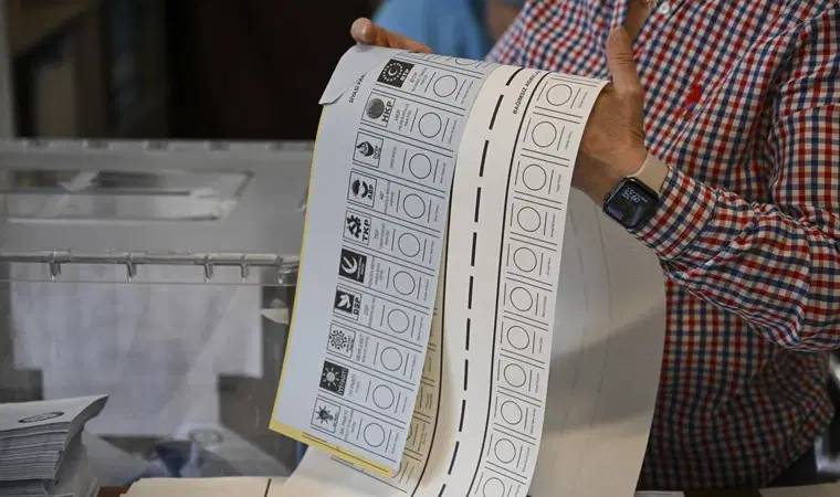 Yeni anketten dikkat çeken sonuçlar: CHP ile AKP arasındaki puan farkı kapandı 5