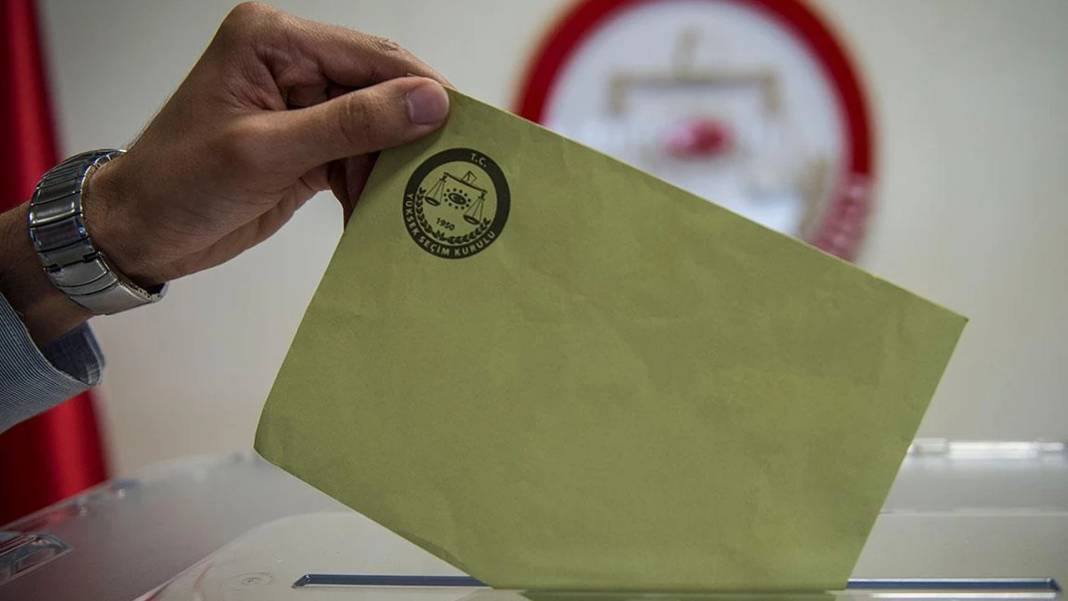 Yeni anketten dikkat çeken sonuçlar: CHP ile AKP arasındaki puan farkı kapandı 9