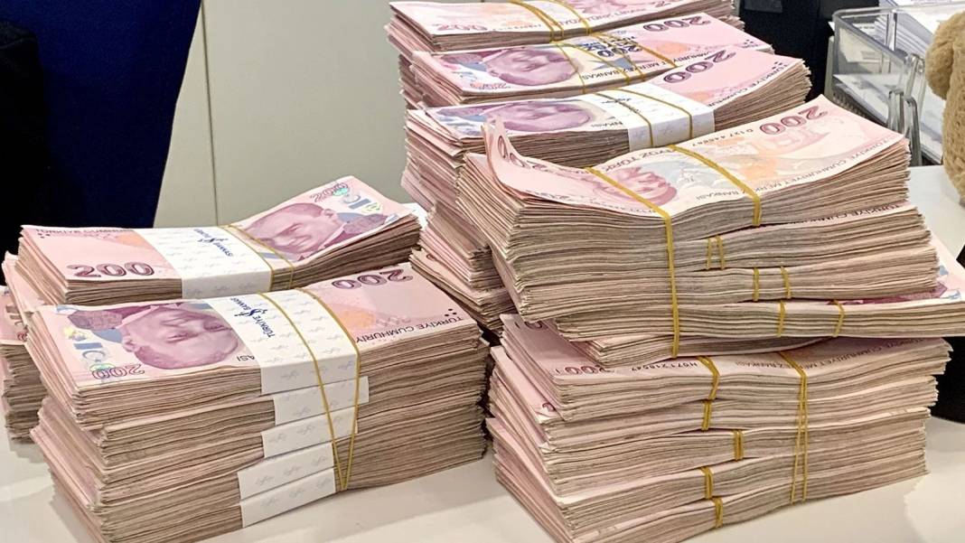 Para parayı çekiyor: Bankaların 2 milyon TL'ye verdiği aylık faiz oranları belli oldu 15