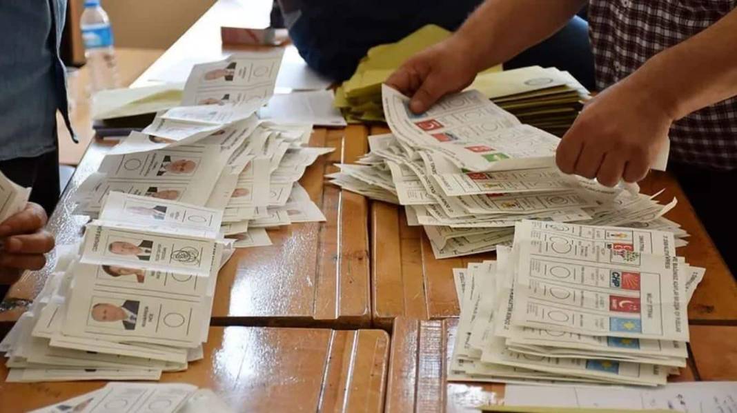 Erken seçim tartışmaları sürerken dikkat çeken anket: Kadınlarda en çok hangi parti oy alıyor 4