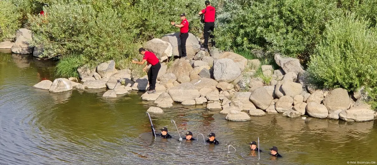 Narin'i dere yatağına taşıyan araç askeri kamerada