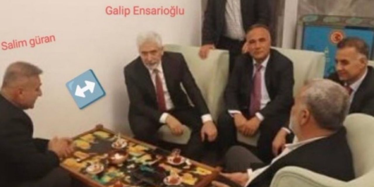 AKP'li Ensarioğlu ile Narin'in amcası aynı masada...