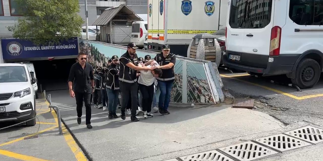 Beykoz'da patlamamış el bombaları bulundu, 8 kişi tutuklandı