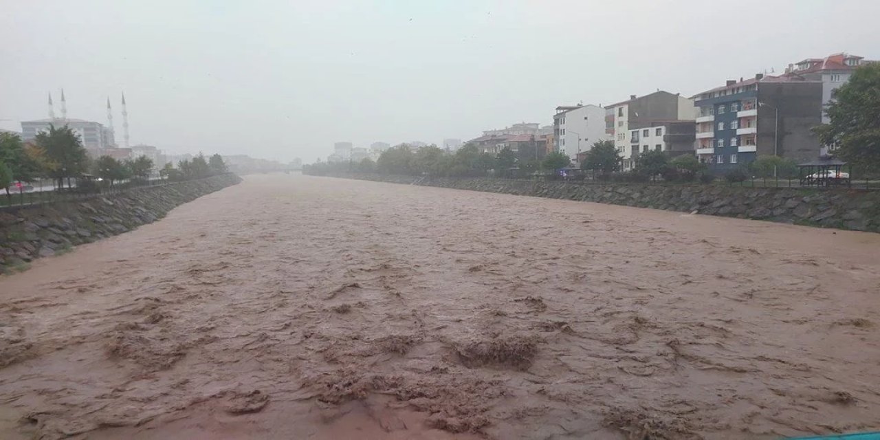 Birçok ilde sağanak ve sel felaketi: 2 kişi hayatını kaybetti