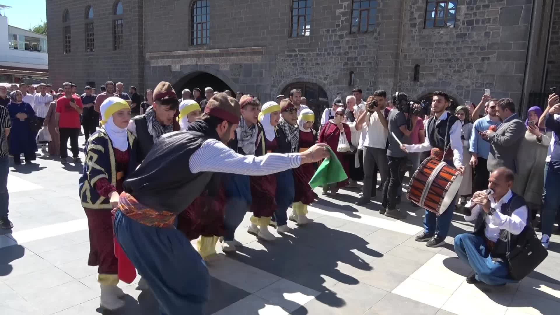 Sur ve Fındıklı belediyeleri ‘kardeş belediyecilik protokolü’ imzaladı