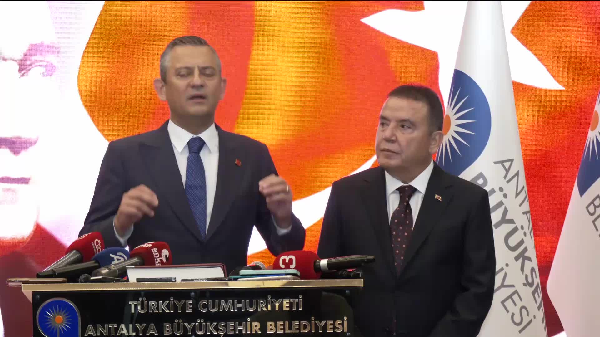 Özgür Özel'den "Cumhurbaşkanı adaylığı" açıklaması