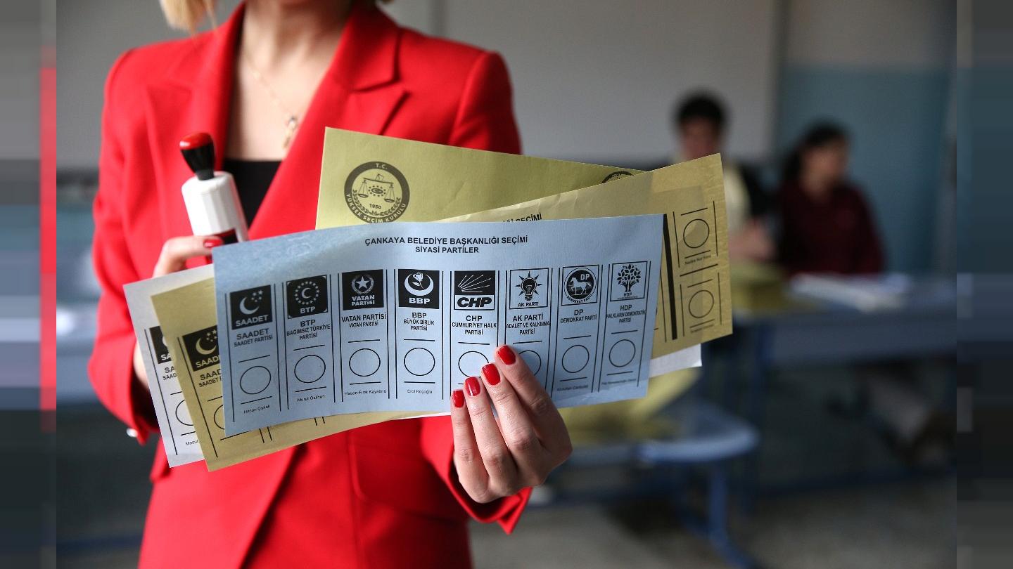 AREA: Seçmenin yüzde 55.4'ü "güçlendirilmiş parlamenter sistem" diyor